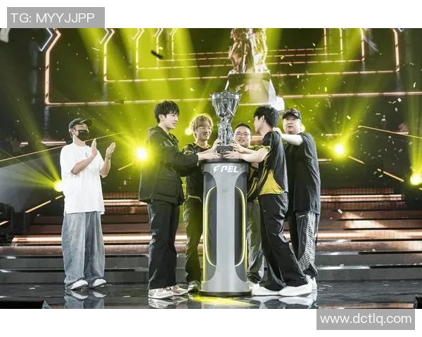 职业联赛深度解析：JDG战队从崛起到辉煌的成长历程与背后故事
