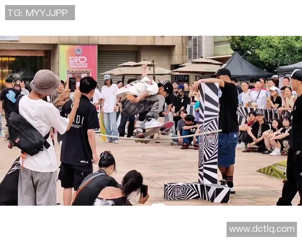 上海滑板队创下新纪录耐力排名跃升引发广泛关注与热议