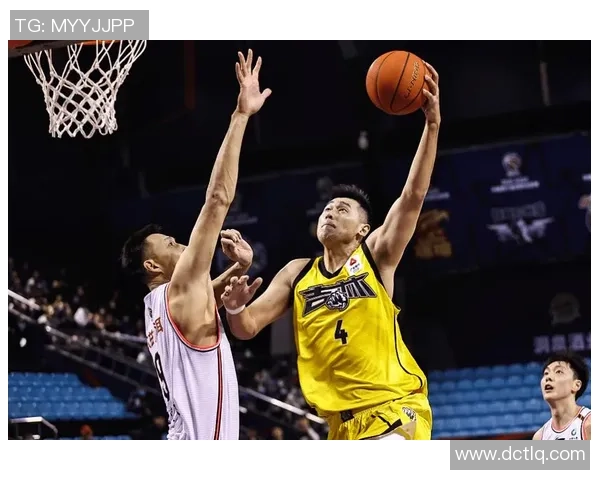 克鲁塞罗迎战智利大学展开激烈较量球迷期待精彩对决